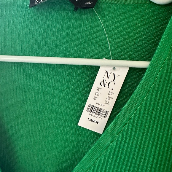 NY&Co V-Neck Contour Sweater - Picture 3 of 4